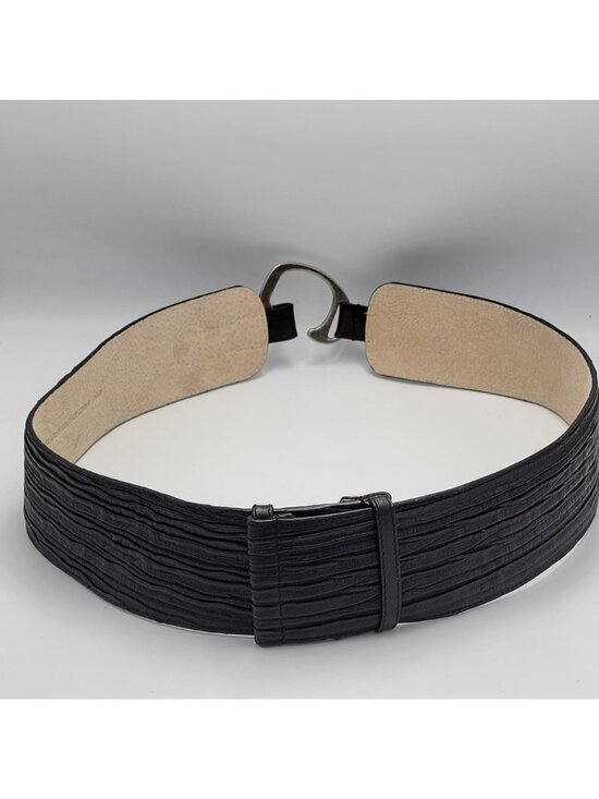 Black Embossed Leather Belt With Silver-Tone Horseshoe Buckle Adjustable Design main image 5